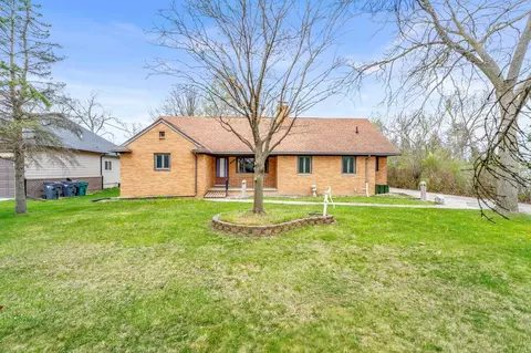 2927 Dashwood Dr, Troy, MI 48083