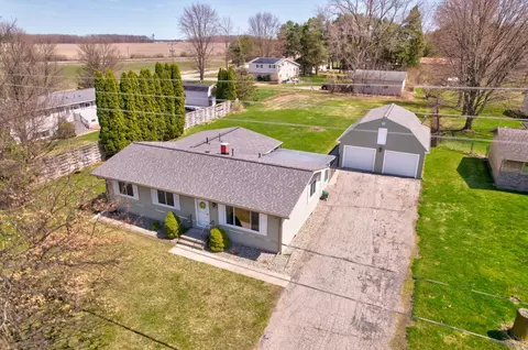 6960 Garfield Rd, Tittabawassee, MI 48623