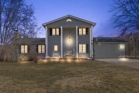 2595 Palms Rd, Columbus, MI 48063