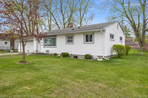 25427 Princeton St, Dearborn Heights, MI 48125