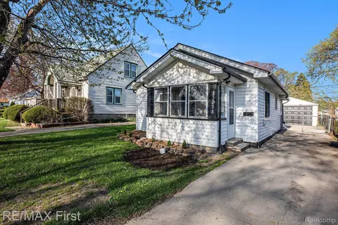 23058 Shakespeare Ave, Eastpointe, MI 48021