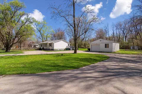 5885 Justine St, Van Buren, MI 48111