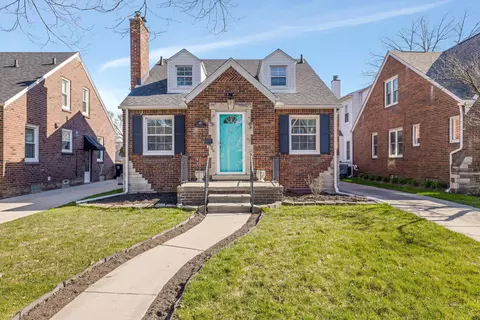 416 Calvin Ave, Grosse Pointe Farms, MI 48236