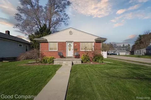 506 S Webik Ave, Clawson, MI 48017