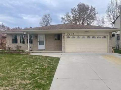 3238 Donna Dr, Sterling Heights, MI 48310