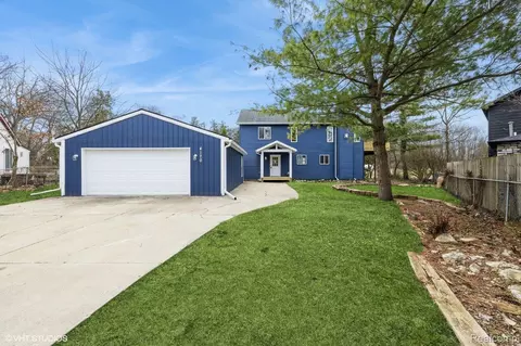 4170 Navarra, White Lake, MI 48383
