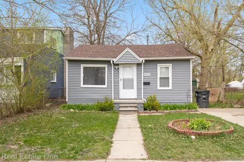 20940 Pinecrest St, Taylor, MI 48180 photo 1
