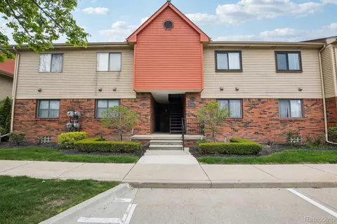 38650 Lanse Creuse St, Harrison, MI 48045