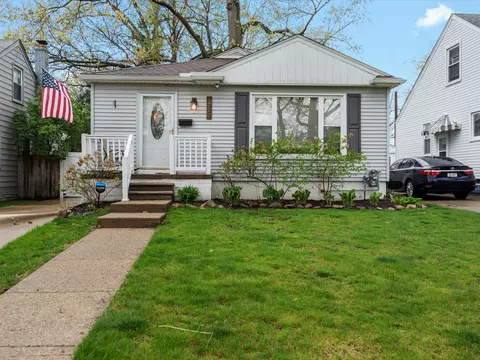 1927 Ardmore Ave, Royal Oak, MI 48073