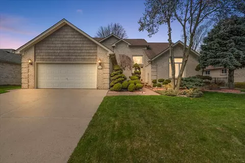 51161 Blue Spruce Dr, Macomb, MI 48042