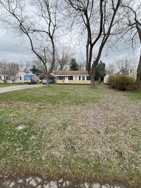 3402 Shaw Dr, Waterford, MI 48329