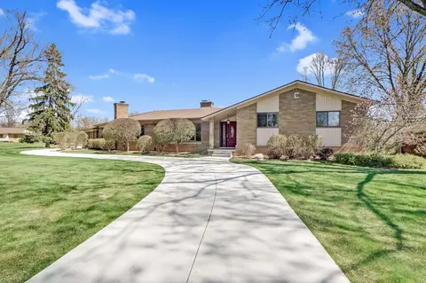 31896 Staman Cir, Farmington Hills, MI 48336