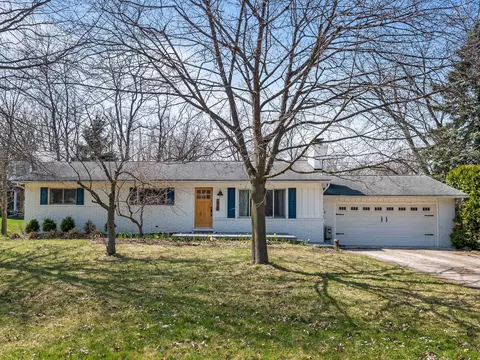 1824 Elsie Dr, West Bloomfield, MI 48324