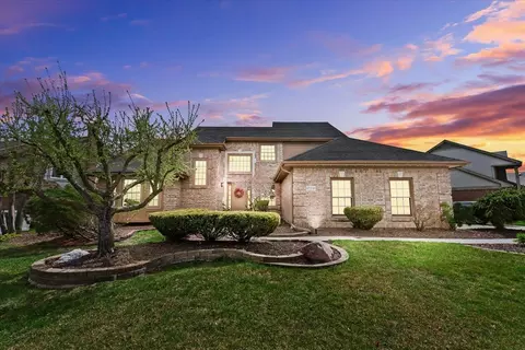 45241 Danbury Rd, Canton, MI 48188