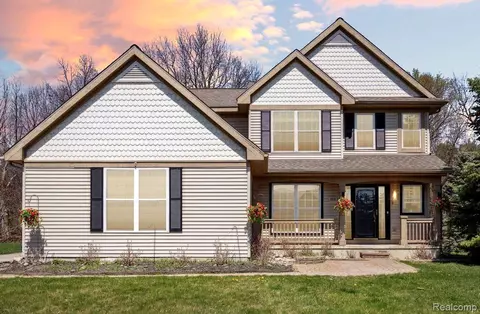3837 Sugarbush Dr, Genoa, MI 48843
