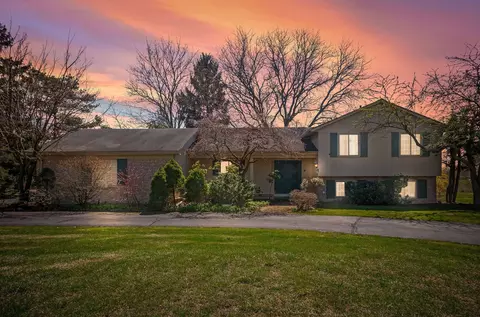 29607 High Valley Rd, Farmington Hills, MI 48331