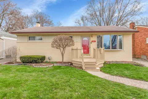 23401 Brookdale Blvd, Saint Clair Shores, MI 48082