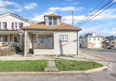 2435 Holmes St, Hamtramck, MI 48212