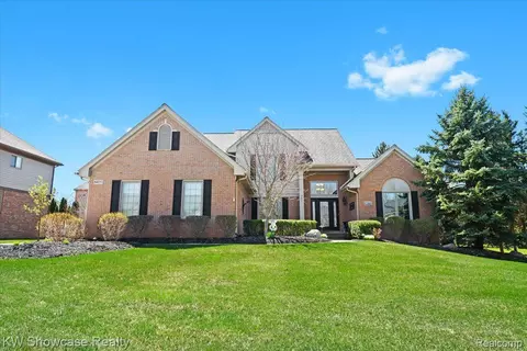 54771 Grenelefe Cir E, Lyon, MI 48178