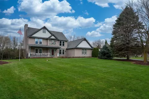 8854 Buchanan Rd, Green Oak, MI 48116