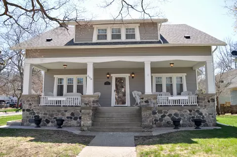 608 E Maple St, Holly, MI 48442
