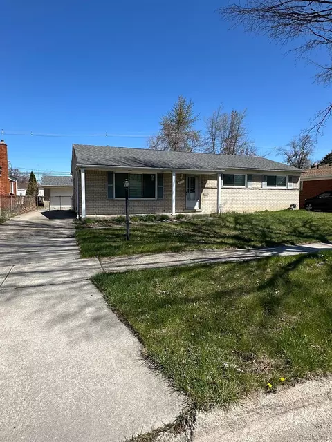 5137 Gerald St, Warren, MI 48092