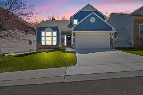 34709 Pickford Dr, Farmington Hills, MI 48335