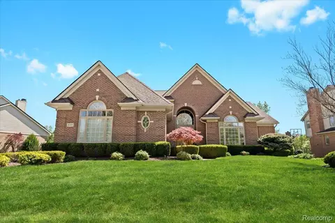 48491 Inveraray Rd, Canton, MI 48188