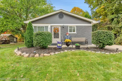 19737 Clement Rd, Northville, MI 48167