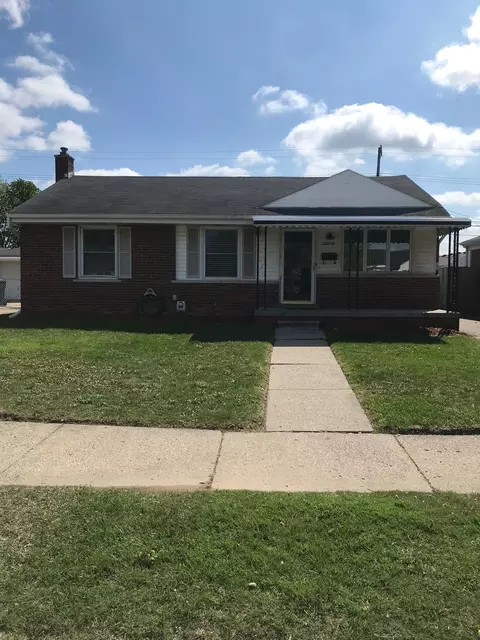 28714 Bohn St, Roseville, MI 48066