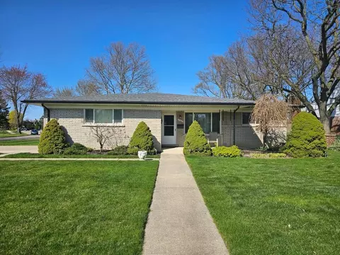 11065 Forrer Dr, Sterling Heights, MI 48312