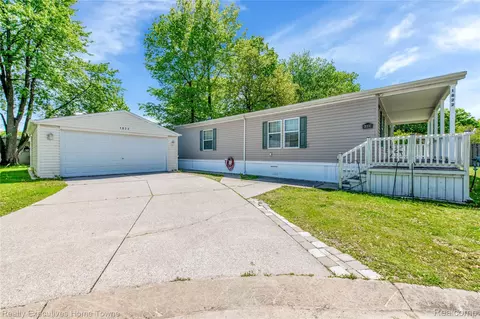 1822 Elizabeth Ter, Madison Heights, MI 48071