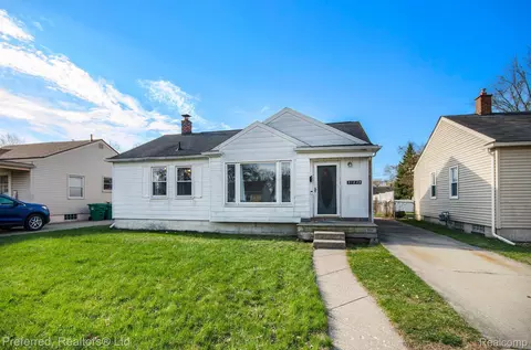 31225 Barton St, Garden City, MI 48135