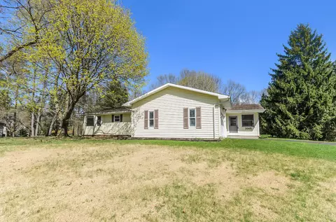 3565 Sleeth Crt Ct, Commerce, MI 48382