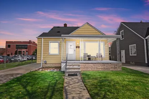 2441 Brockton Ave, Royal Oak, MI 48067