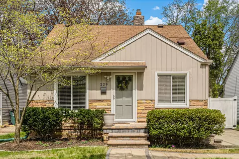 229 Girard Ave, Royal Oak, MI 48073