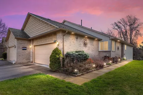 1244 Bay Hl, Waterford, MI 48327