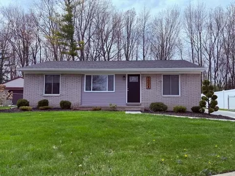 1238 Surrey Hts, Westland, MI 48186