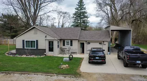 9801 E Newburg Rd, Durand, MI 48429