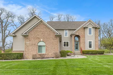 1765 Mist Wood Dr, Howell, MI 48843