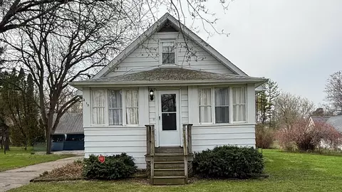 3415 Eastdale Dr, Flint, MI 48506