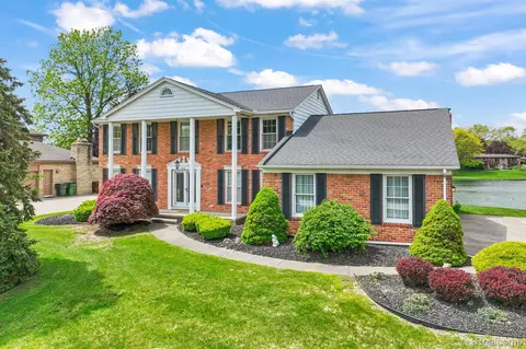 54443 Pocahontas Dr, Shelby Township, MI 48315