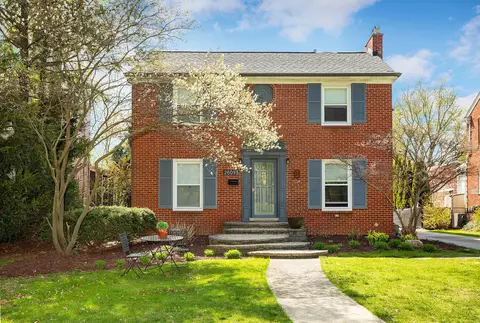 26093 Humber St, Huntington Woods, MI 48070