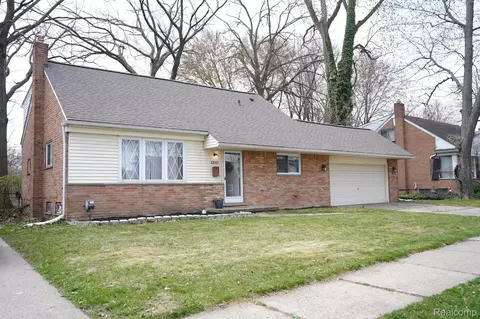 1210 Key West Dr, Clawson, MI 48017