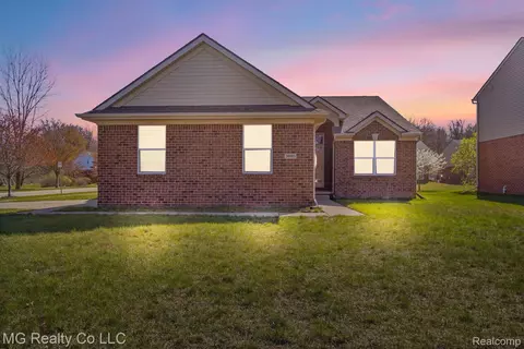 38991 Willow Creek Pkwy, Westland, MI 48185
