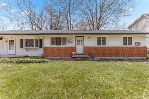 27590 Hiller St, Harrison, MI 48045
