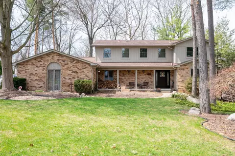 8177 Fawn Valley Dr, Independence, MI 48348