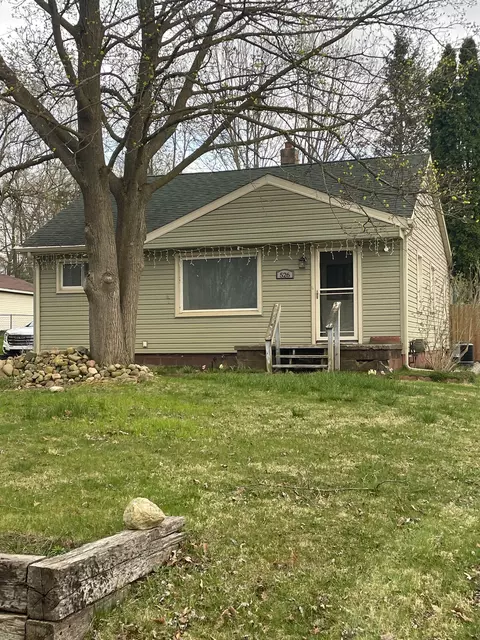 526 E Glass Rd, Brandon, MI 48462