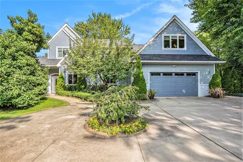 1301 Romney Rd, Bloomfield Hills, MI 48304