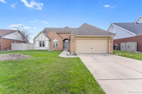 26783 Park Ln, Woodhaven, MI 48183
